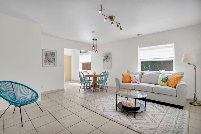 Foto del edificio - 1840 SW 24th St