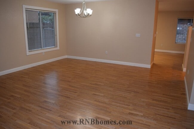 Building Photo - 1930 Crystal Ct