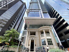 Building Photo - 426-2426 University Ave