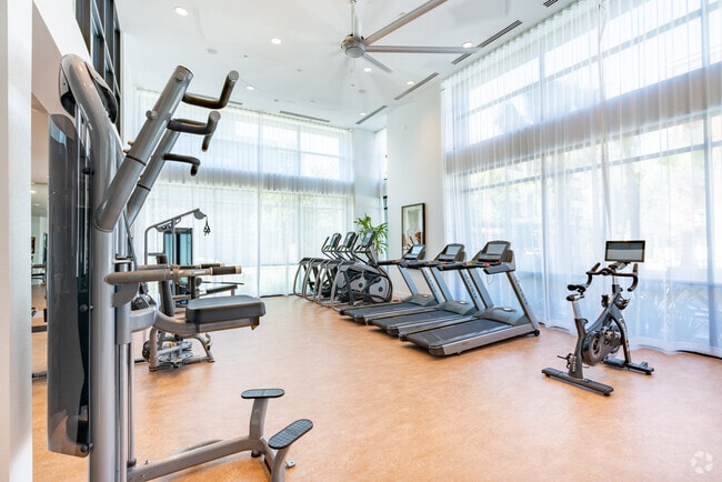 Gimnasio abierto las 24 horas - Clarendon Apartments