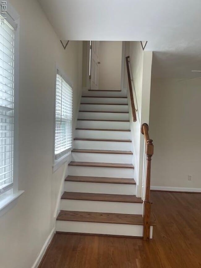 Building Photo - FOR RENT - SHORE DR / BAY AREA VIRGINIA BE...
