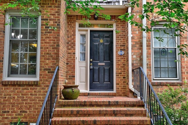 Foto del edificio - DOWNTOWN NORFOLK TOWNHOUSE