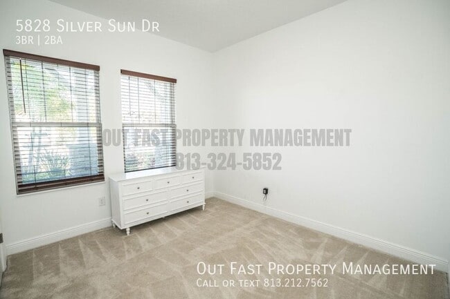 Building Photo - 5828 Silver Sun Dr