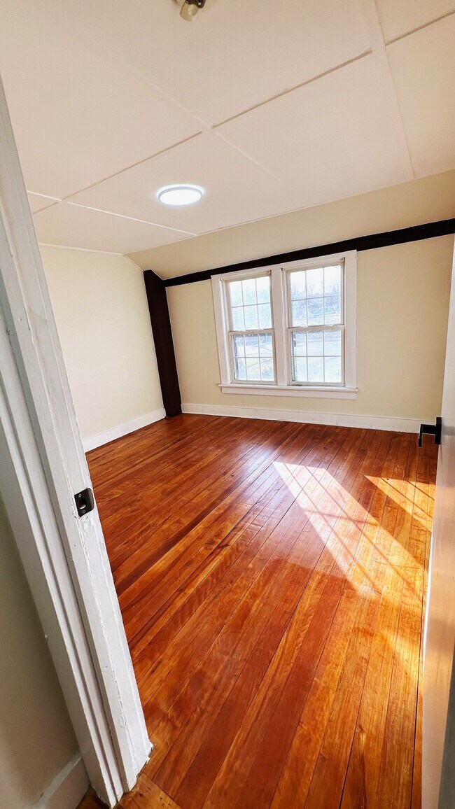 Bedroom #3 - 55 Swift St