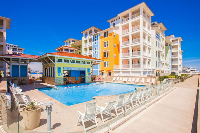 Foto del edificio - 3700 Sandpiper Rd