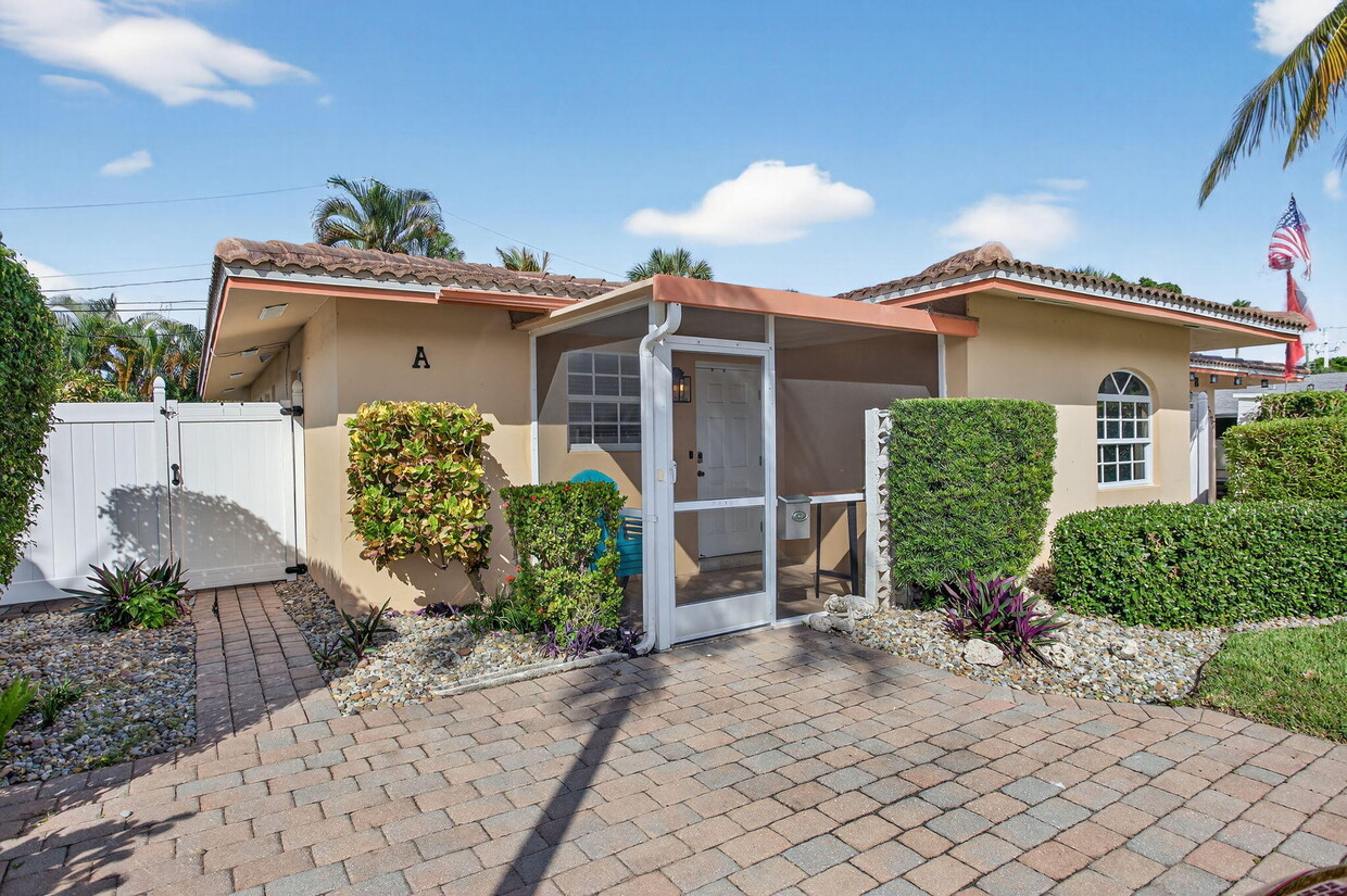 Primary Photo - 3207 Marine Dr