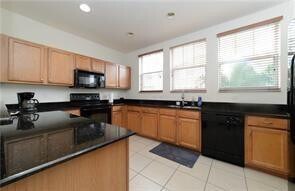 Building Photo - 820 Millbrae Ct
