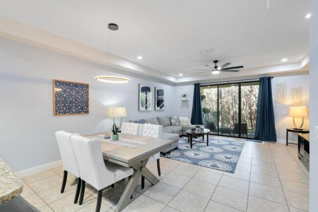 Foto del edificio - 8223 Roseville Blvd