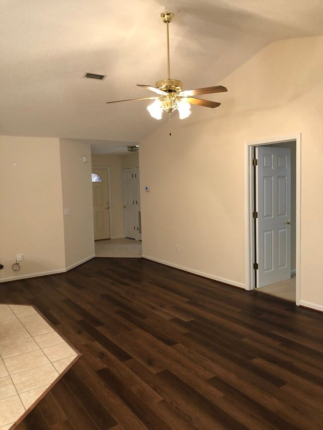 Building Photo - Windsor Garden Subdivision...