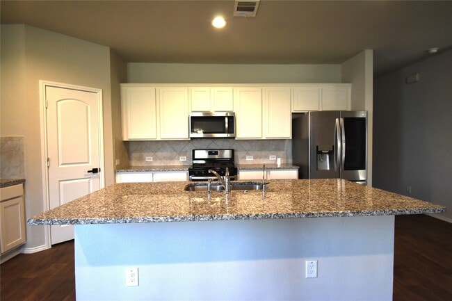 Foto del edificio - 5930 Dovershire Blf Wy