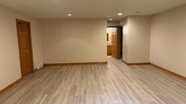 Foto del edificio - 422 Callaway Blvd