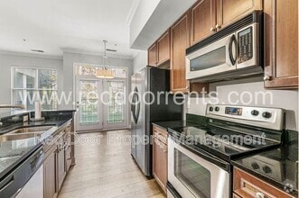 Building Photo - 355 E Ohio St