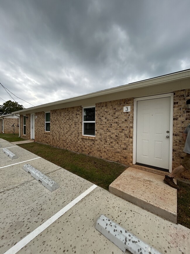 Building Photo - 2515 Kavanaugh Rd