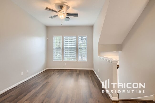 Building Photo - 836 Luarca Ln