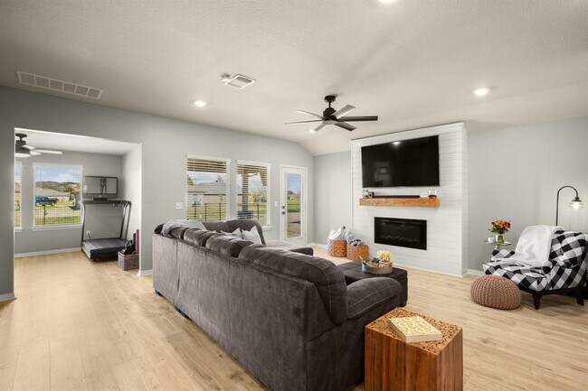 Building Photo - 114 Loon Dr