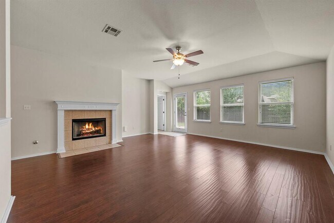 Building Photo - 9424 Castle Pines Dr