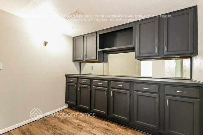 Building Photo - 2813 Dove Meadow Dr