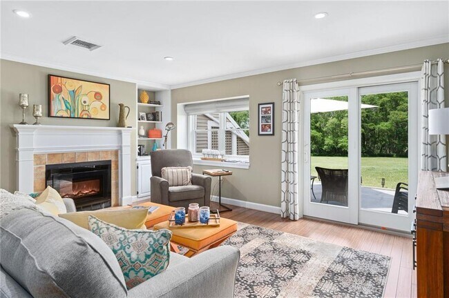 Foto del edificio - 43 Lawton Brook Ln