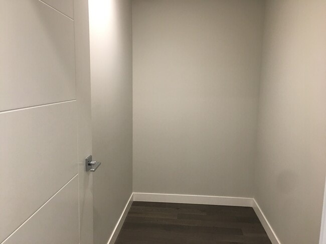 Building Photo - 4963-4963 Cambie St