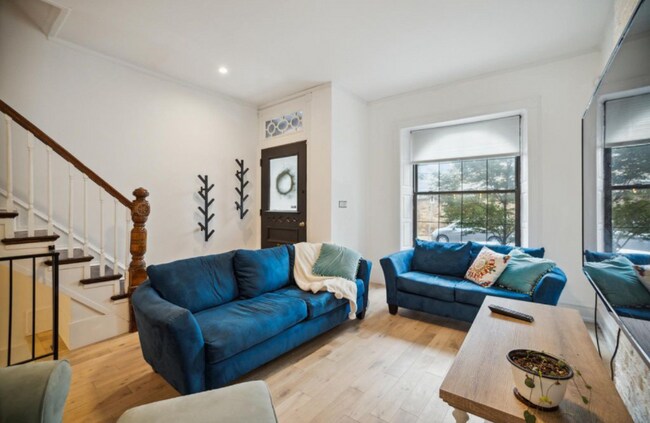 Foto del edificio - 2432 Poplar St