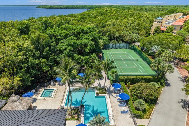 Building Photo - 6226 Paradise Point Dr