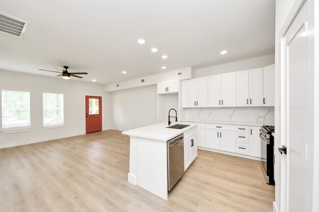 Foto del edificio - 1316 W Willis St