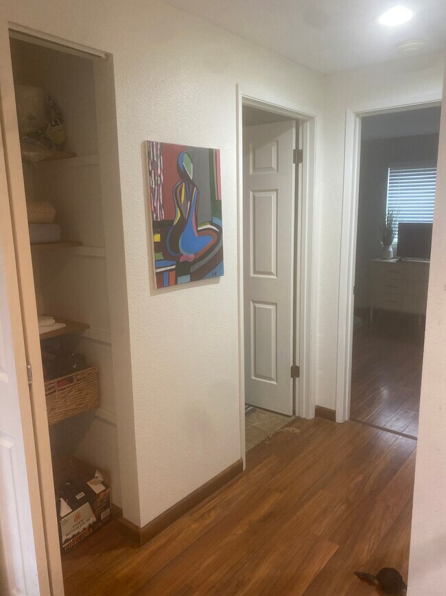 Building Photo - 20161 Vikings Crest NE