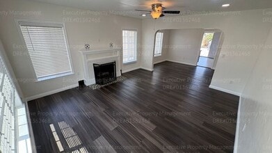 Building Photo - 104 S Kincaid St