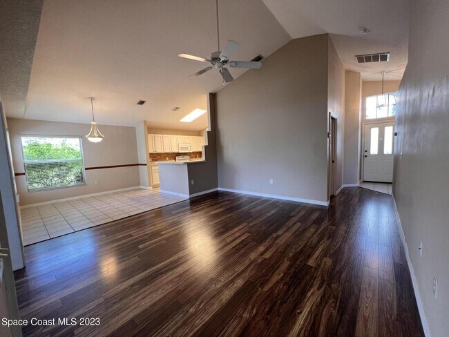 Foto del edificio - 2549 Addington Cir