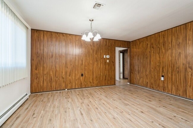 Building Photo - 436 St Thomas Dr