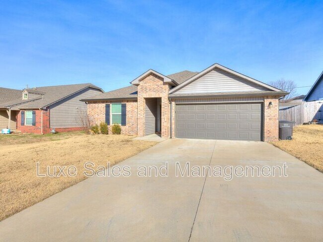 Foto del edificio - 3110 Debbie Ln