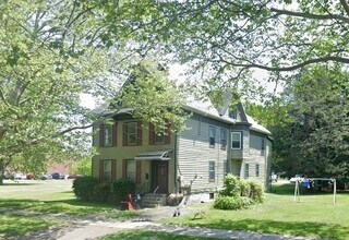 Building Photo - 132 E Chemung Pl