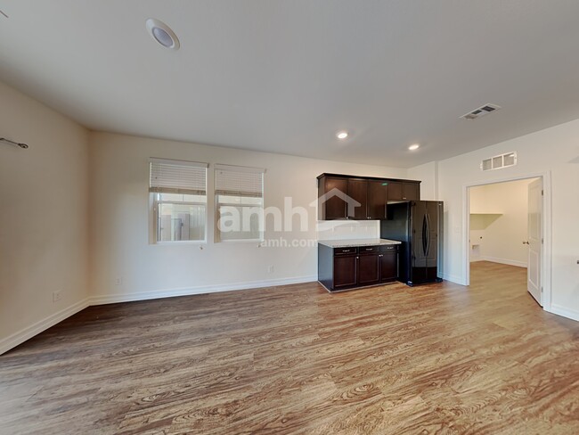 Building Photo - 937 Nero Avenue