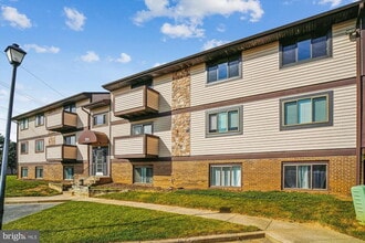Building Photo - 701 Heather Ridge Dr