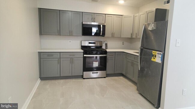 Foto del edificio - 7028 Lark Pl