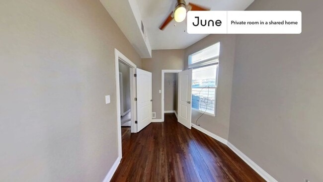 Building Photo - Private bedroom in 3 bed/1 bath Home