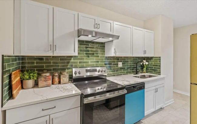 Building Photo - 2915 Lyndale Ave N