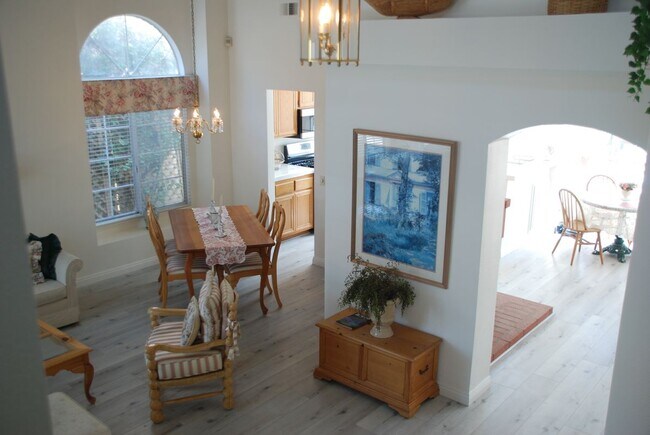 Foto del edificio - 16236 Peppertree Ln