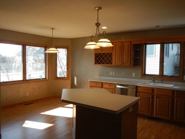 Building Photo - Nice 3 Bedroom 3 Bathroom Twinhome in River Falls