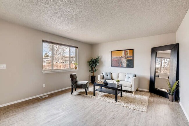 Building Photo - 6032 S Garland Way