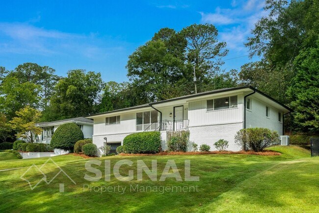 Foto del edificio - 4324 Warren Rd