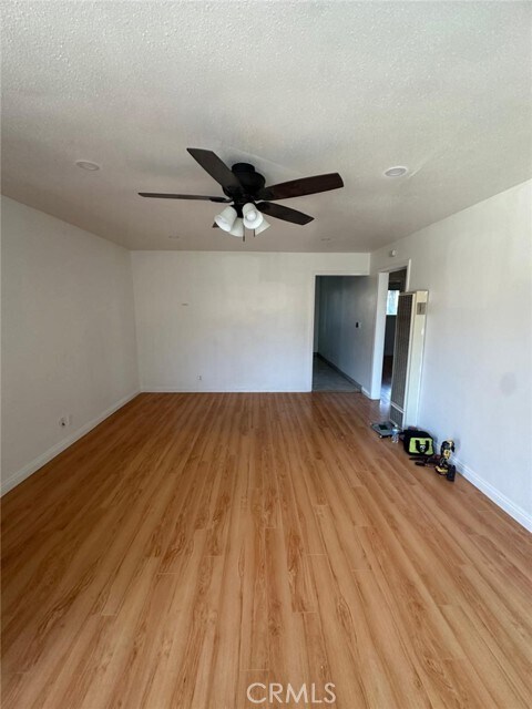 Foto del edificio - 2304 W Roberta Ave
