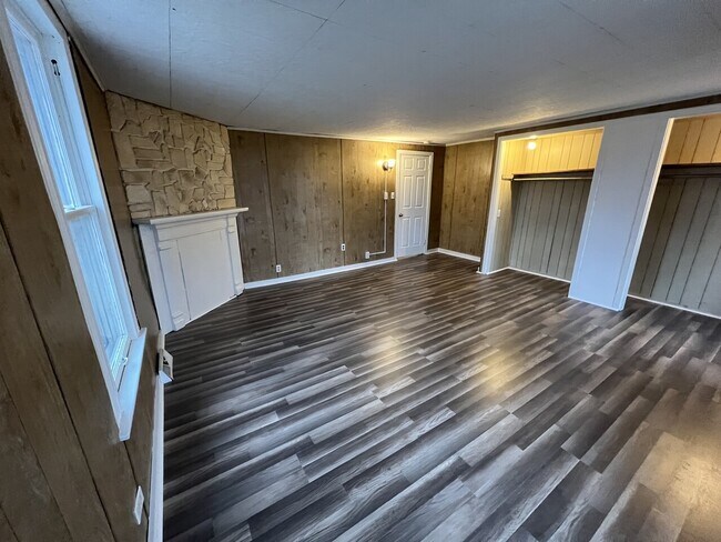 Building Photo - 766 Lathrop St