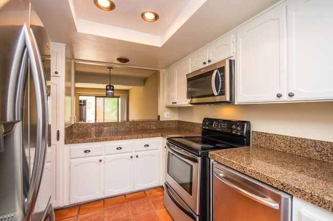 Building Photo - Wonderful 2BR Condo located in Las Playas ...