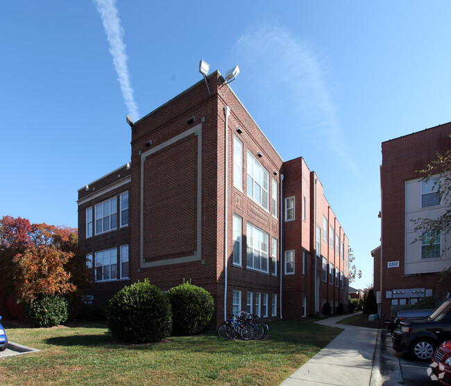 School en Spring Garden - School at Spring Garden Student Apartments