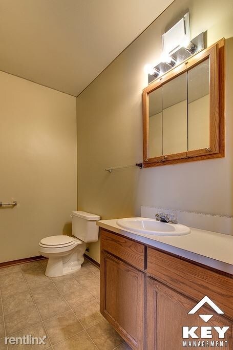 Building Photo - 2732 E Conquest St