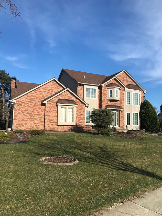 6144 Riverton Dr, Troy, MI 48098 House Rental in Troy, MI