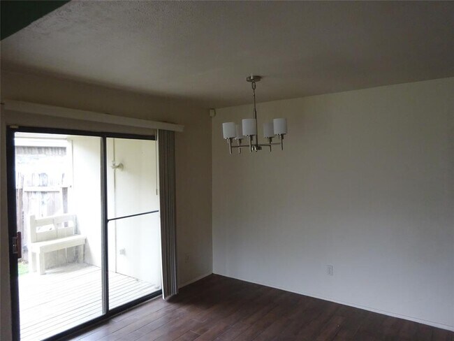 Building Photo - 22735 Millgate Dr