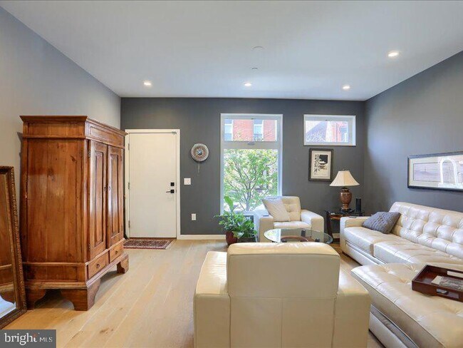 Foto del edificio - 2125 E Cumberland St