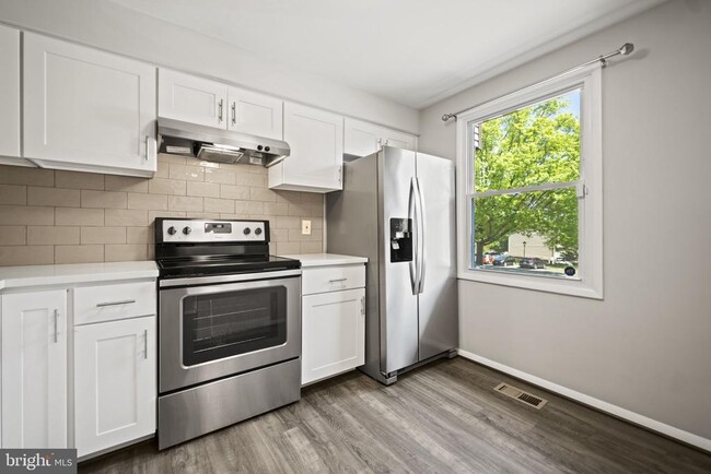 Foto del edificio - 6842 Heatherway Ct